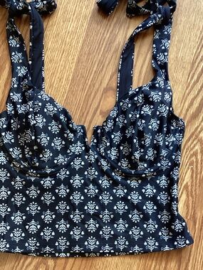 Old Navy Black and White Printed Bikini Top